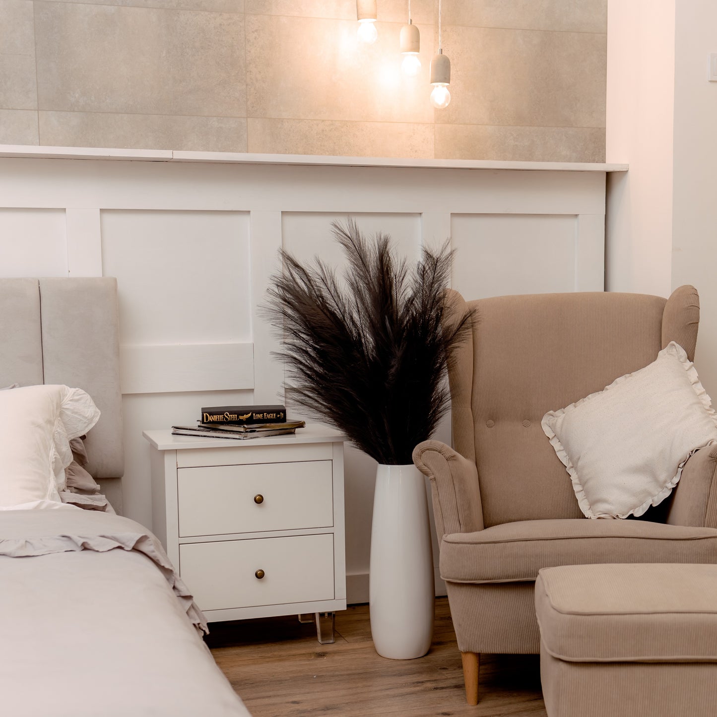 
                  
                    Extra flauschige und hohe künstliche Pampas ORNA in Grau, 3er-Set, Geschenkbox
                  
                