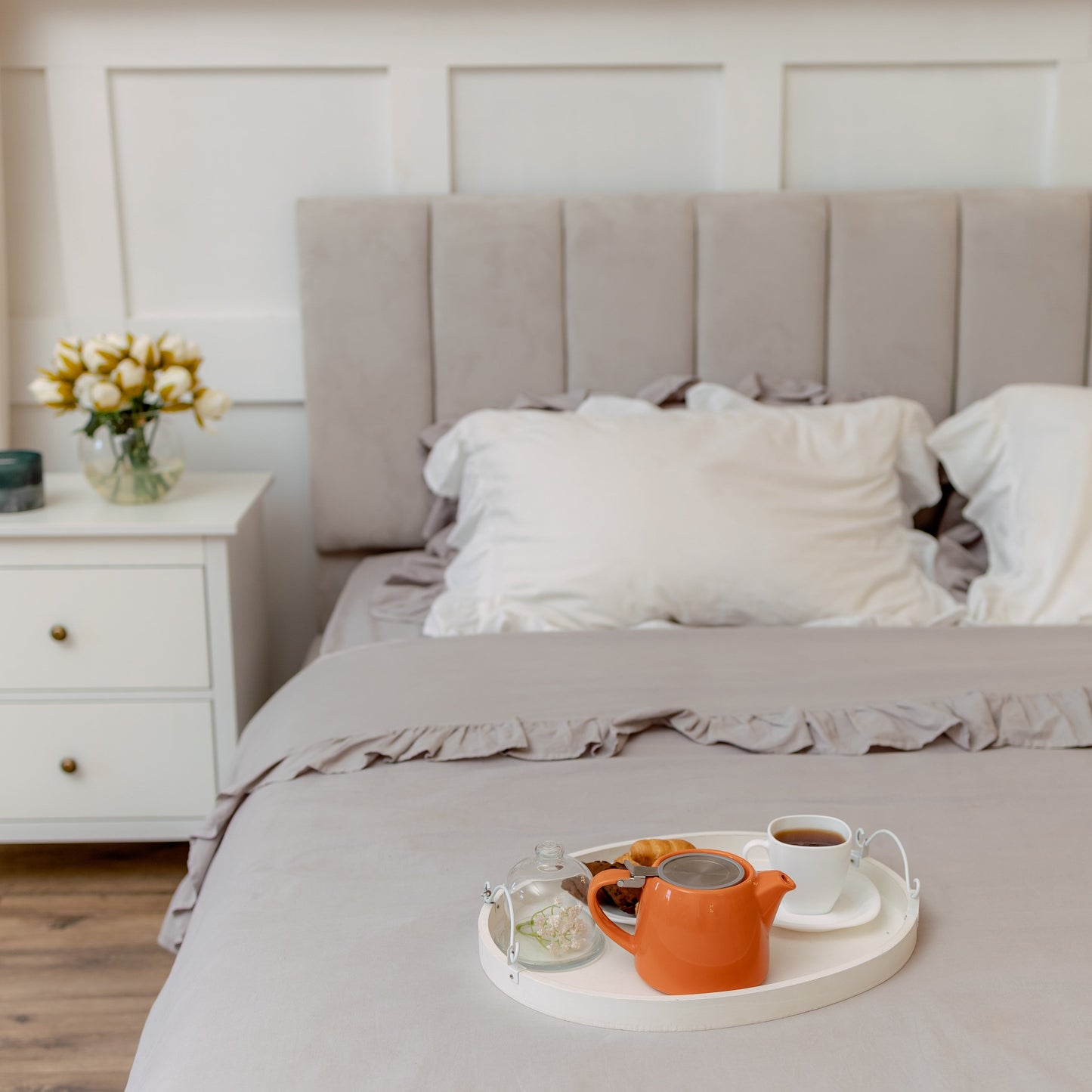 
                  
                    ORNA Keramik-Teekanne mit Siebkorb und Edelstahldeckel in Orange, 18,6 oz (550 ml) 
                  
                